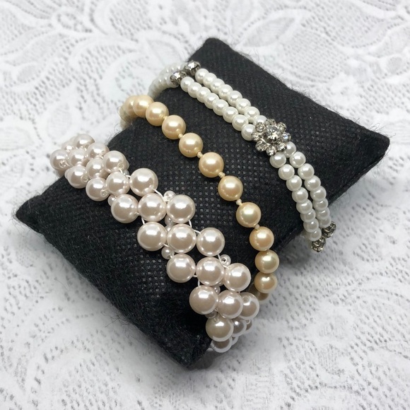 Bundle lot 3 vintage faux pearls bracelets retro glam formal costume dressy. - Picture 1 of 7